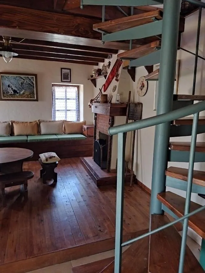 Κούκος Ευζην Villa Sykia Chalkidikis Greece