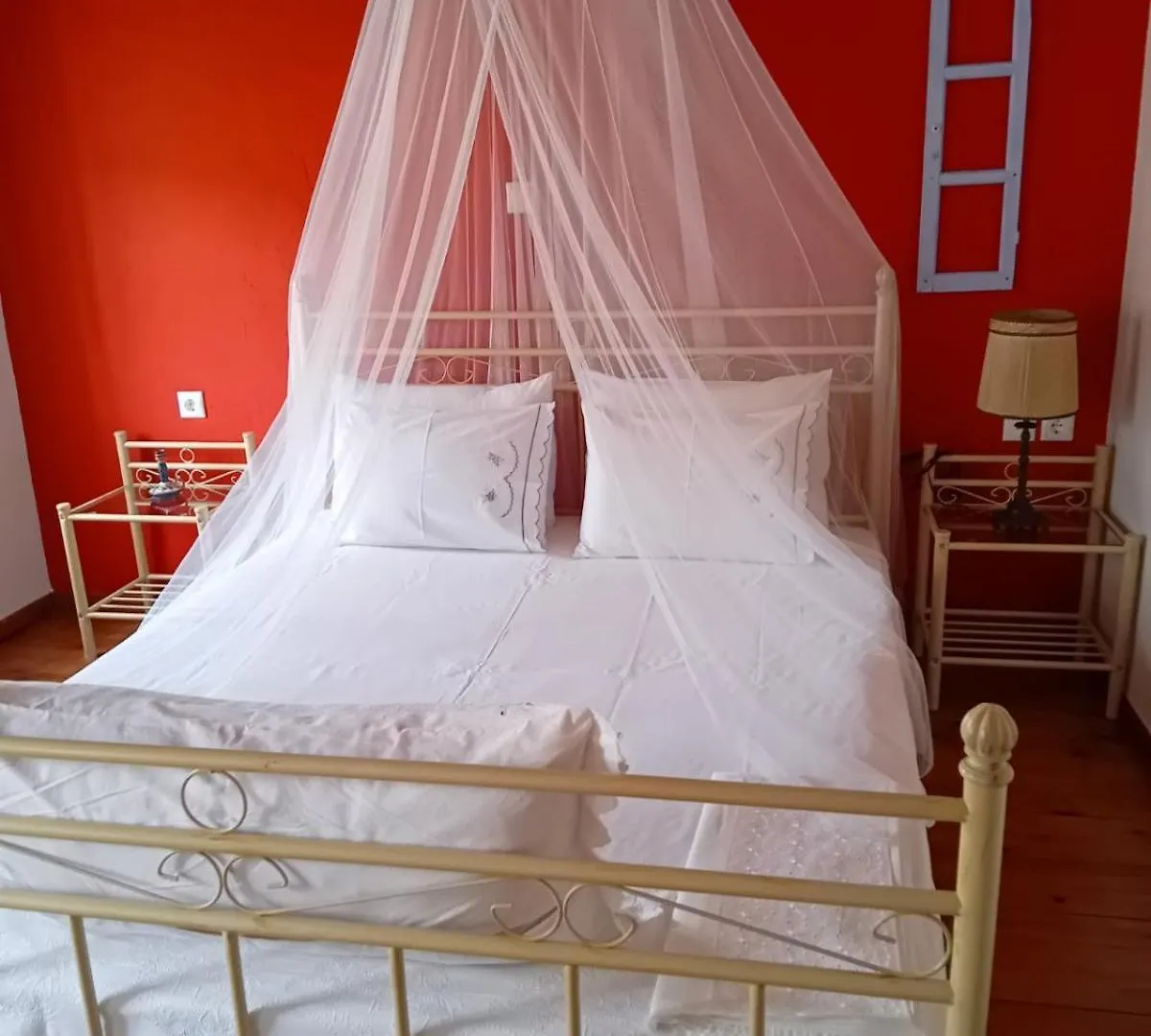 Κούκος Ευζην Villa Sykia Chalkidikis Greece